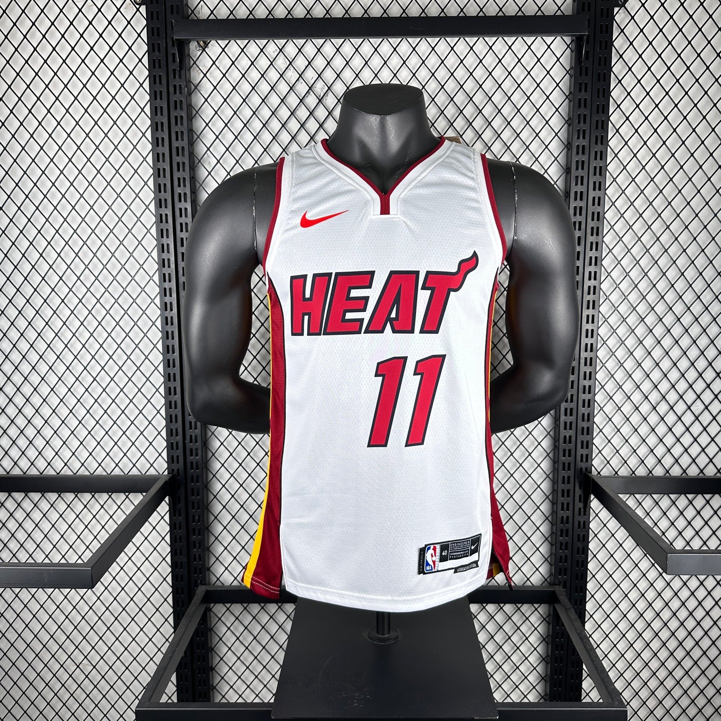 23 season Heat V leads home white