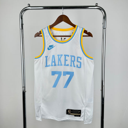 23 Season Lakers Retro