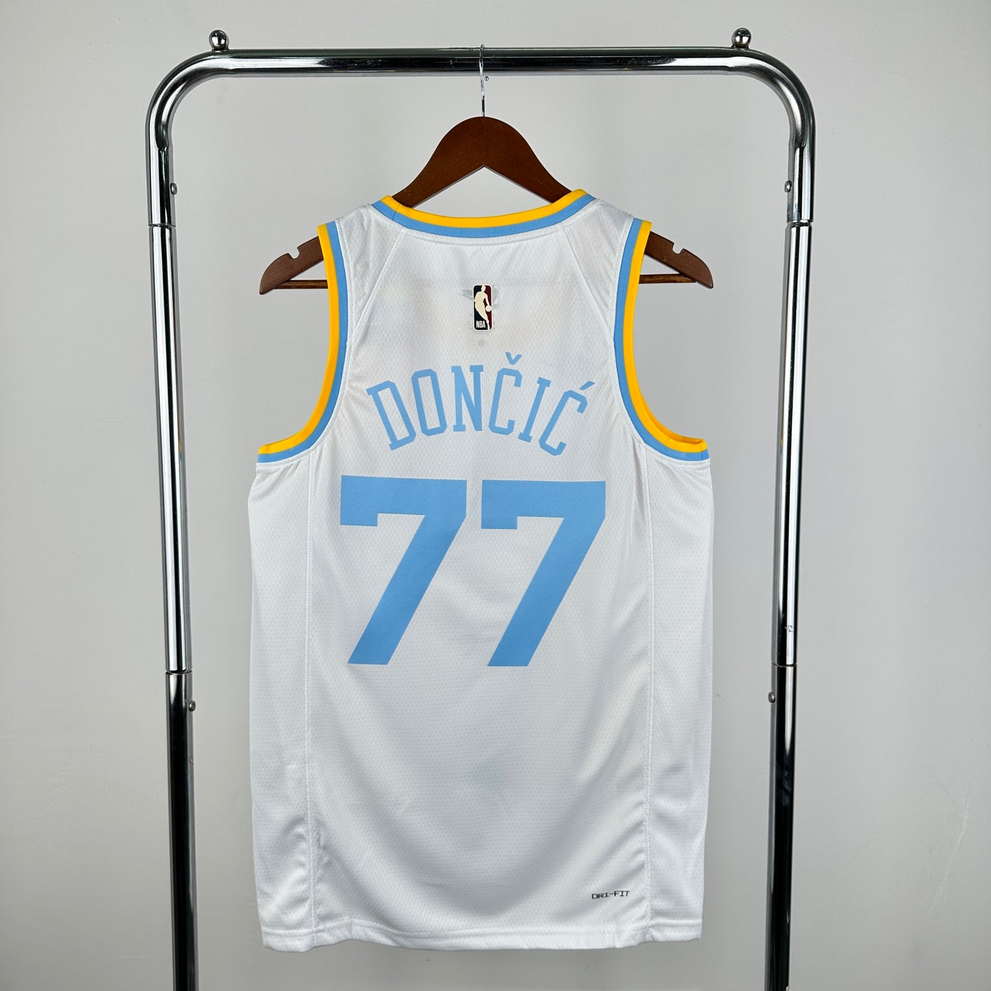 23 Season Lakers Retro