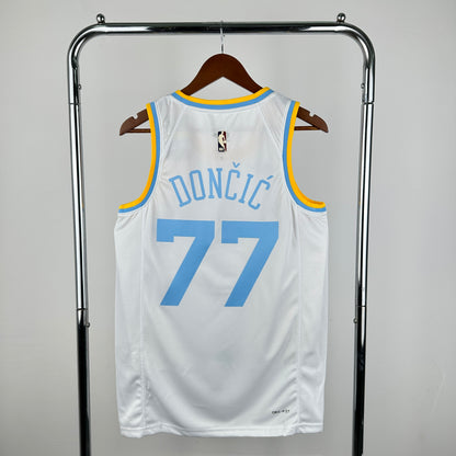 23 Season Lakers Retro