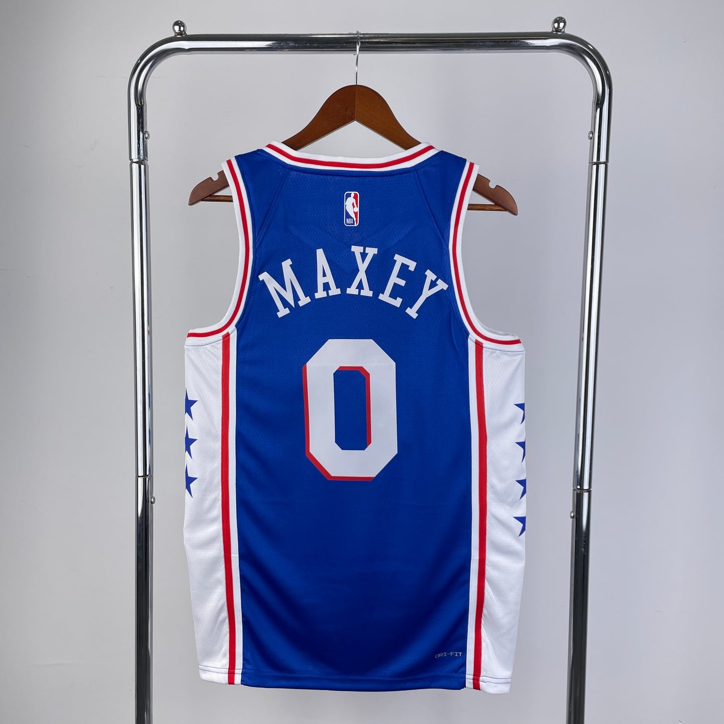 23 Season 76ers V-neck Blue