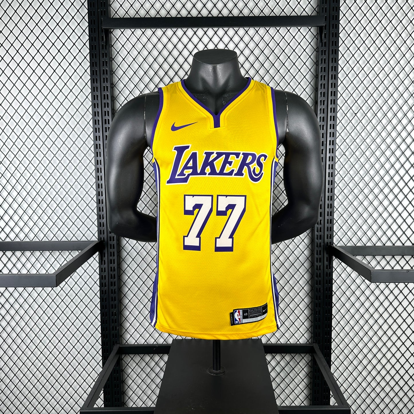 23 season Lakers V-neck Yellow